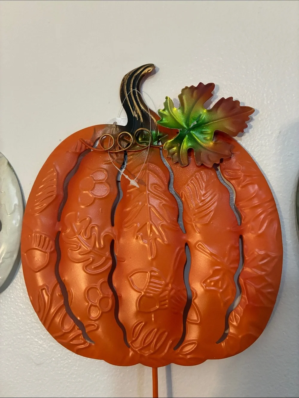 NWT- Set of 3- Embossed Leaf Design- Metal Pumpkin Yard Stakes